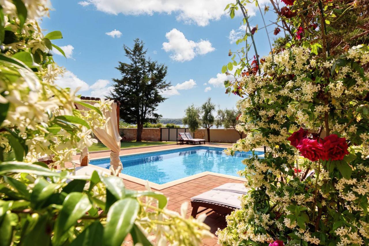 Holiday Home Giardino Marino Pomer Luaran gambar