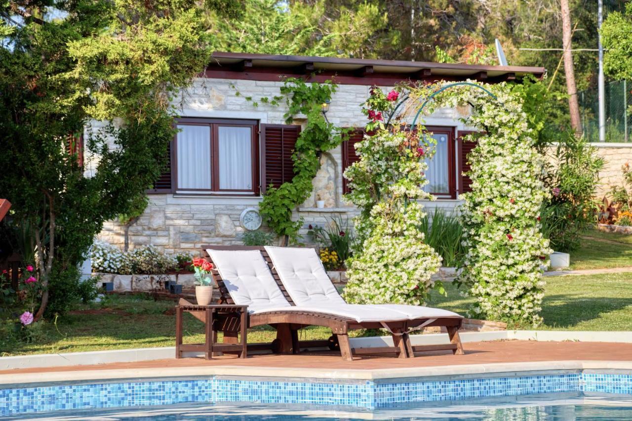 Holiday Home Giardino Marino Pomer Luaran gambar