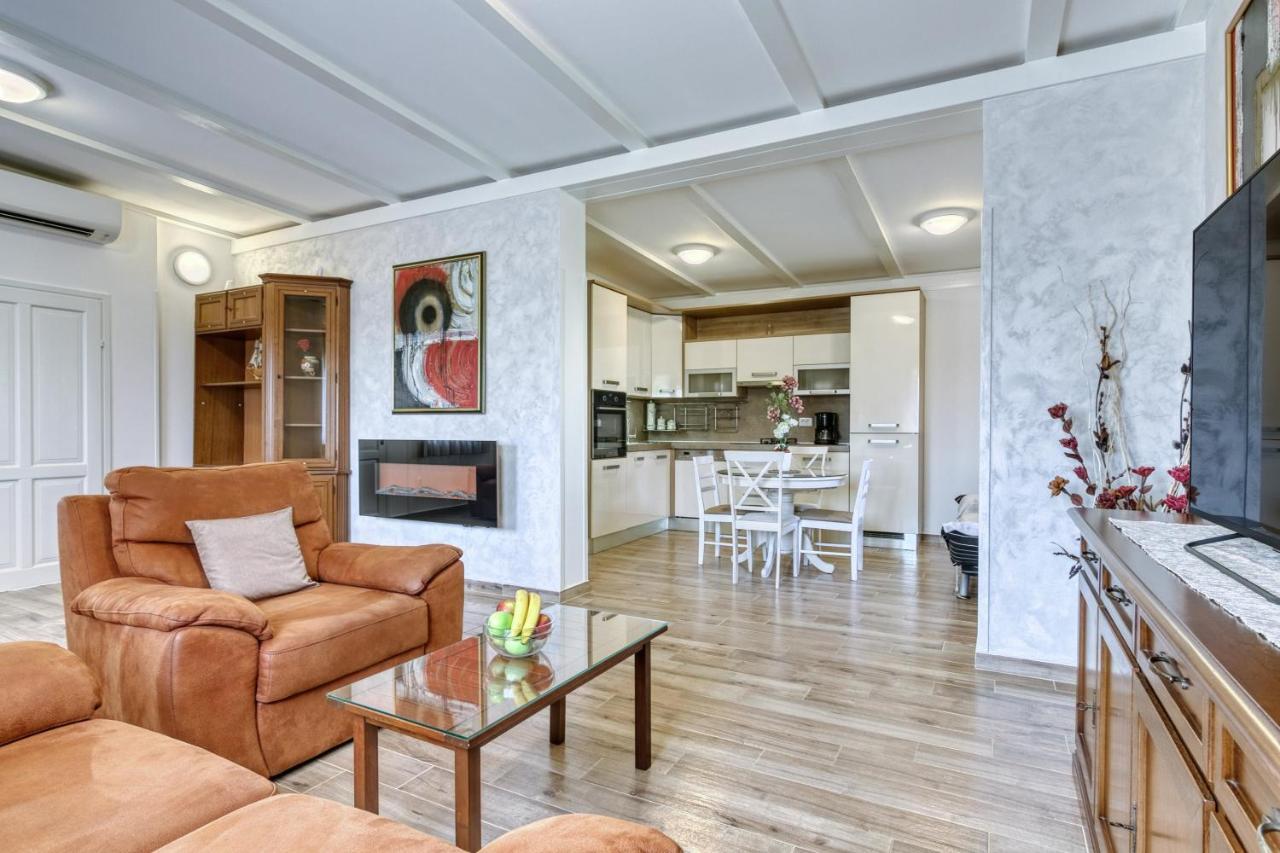 Holiday Home Giardino Marino Pomer Luaran gambar