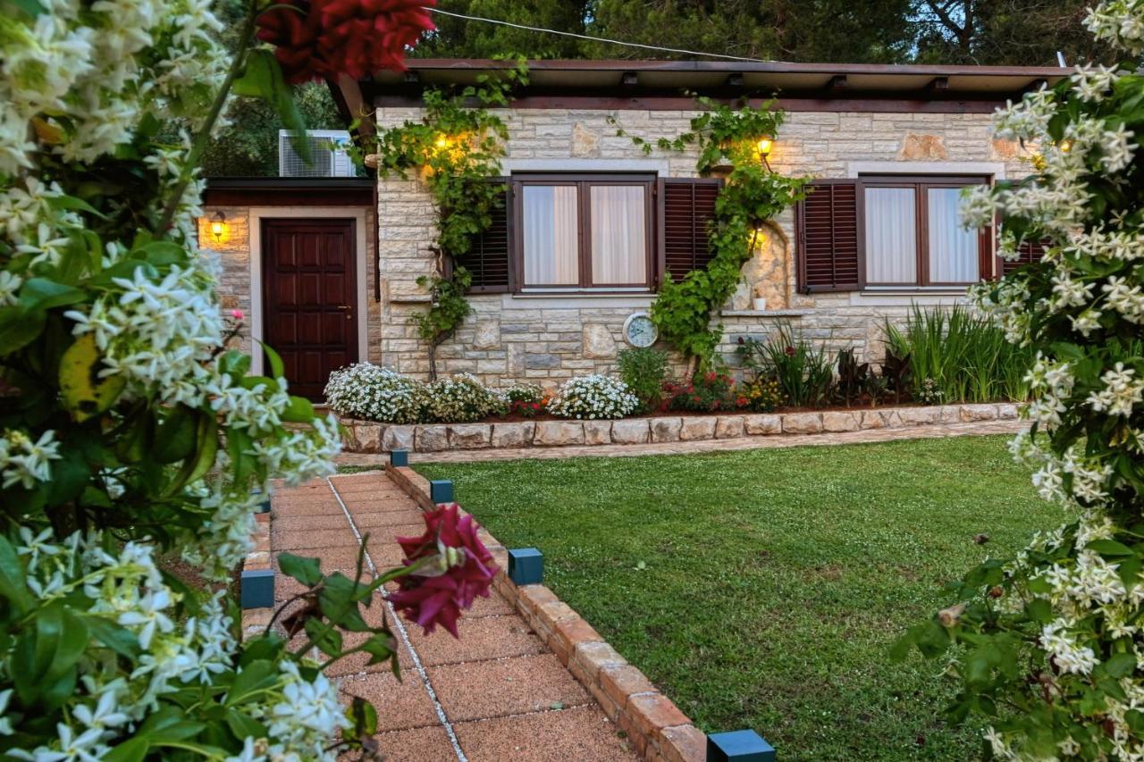 Holiday Home Giardino Marino Pomer Luaran gambar