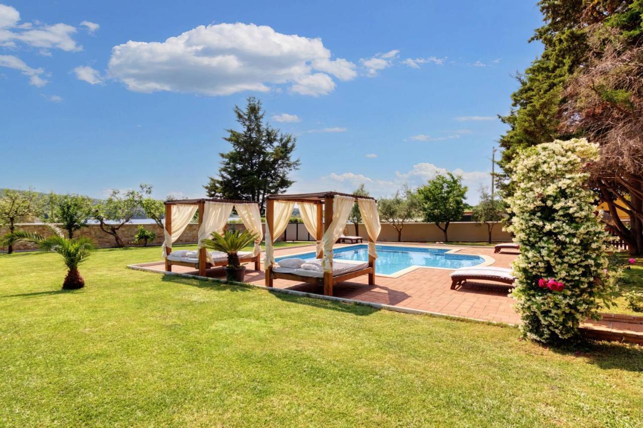 Holiday Home Giardino Marino Pomer Luaran gambar